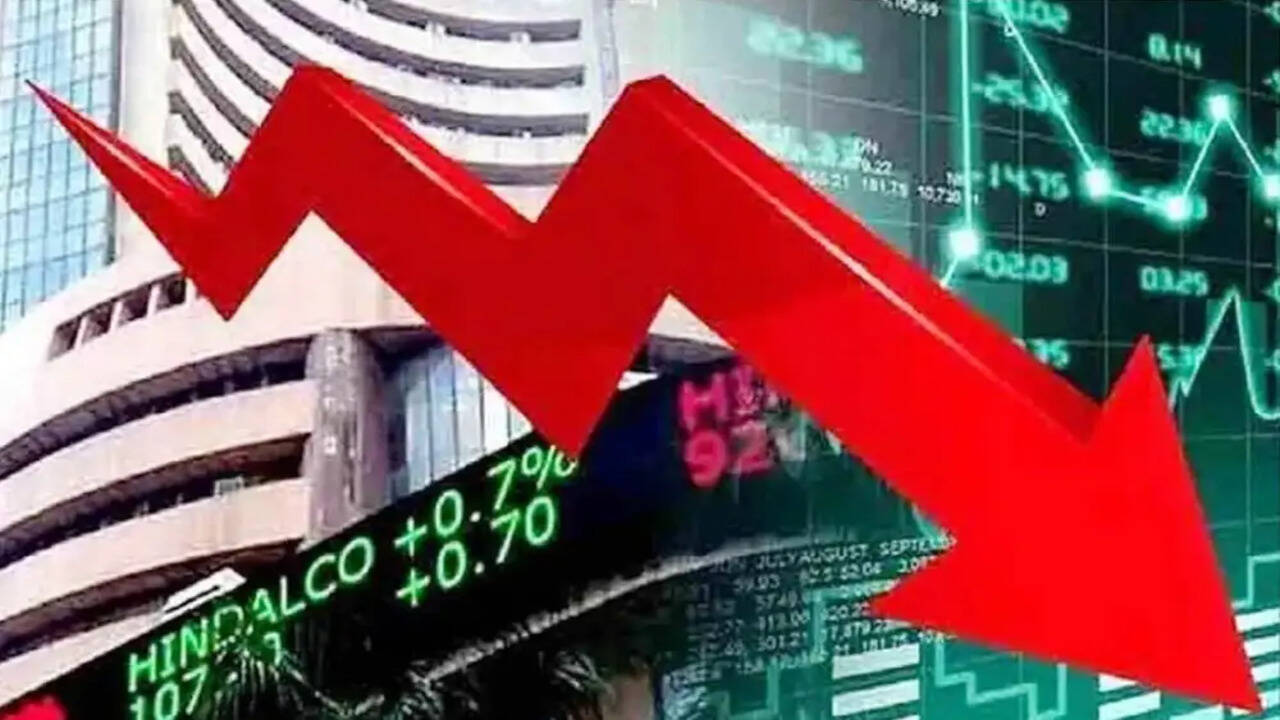 घरेलू शेयर बाजार में गिरावट, सेंसेक्स 561 अंक लुढ़का