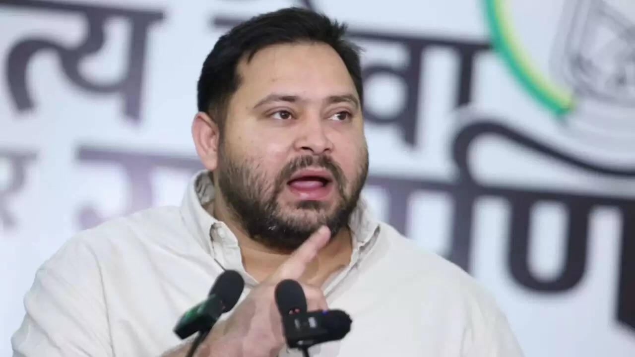 बिहार विधानसभा चुनाव 2025: राजद को मुंगेर में बड़ा झटका, दो प्रमुख नेता इस्तीफा देने पर मजबूर