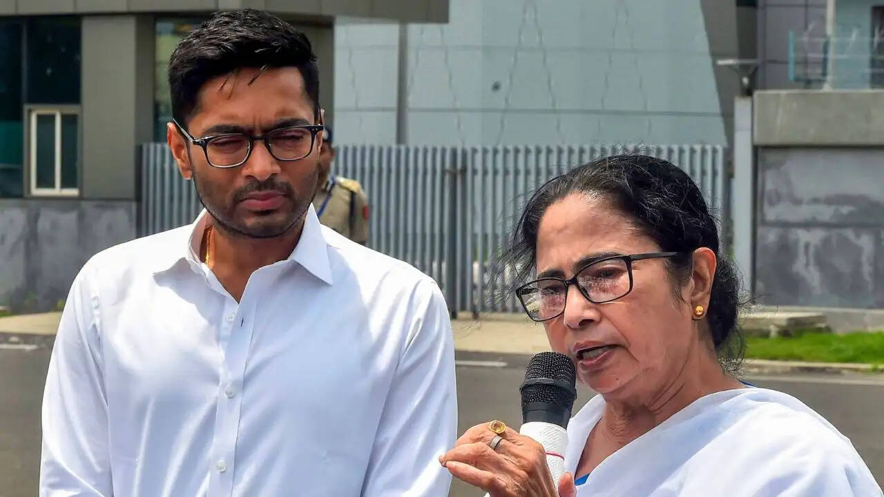 ममता बनर्जी की पार्टी TMC को हाई कोर्ट से मिले दो बड़े झटके