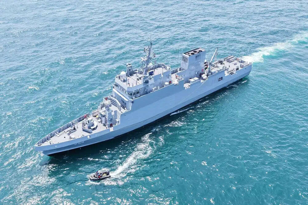 भारतीय नौसेना में शामिल हुआ नया युद्धपोत 'अंजदीप'