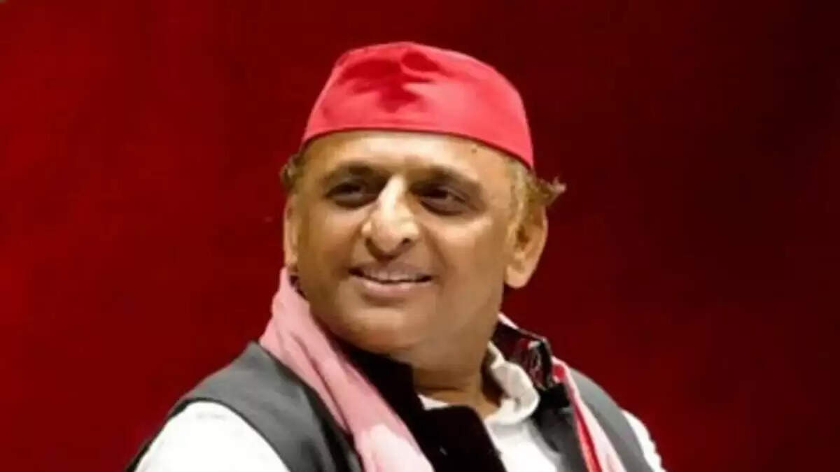 अखिलेश यादव का सनातन प्रेम: सियासी मजबूरी या वास्तविकता?