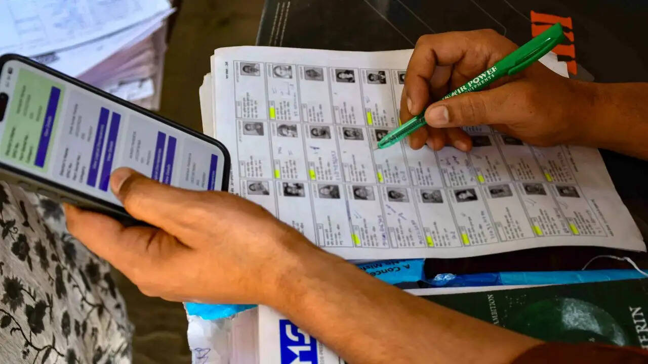 पश्चिम बंगाल में पहली पूरक मतदाता सूची जारी, तकनीकी समस्याओं का सामना