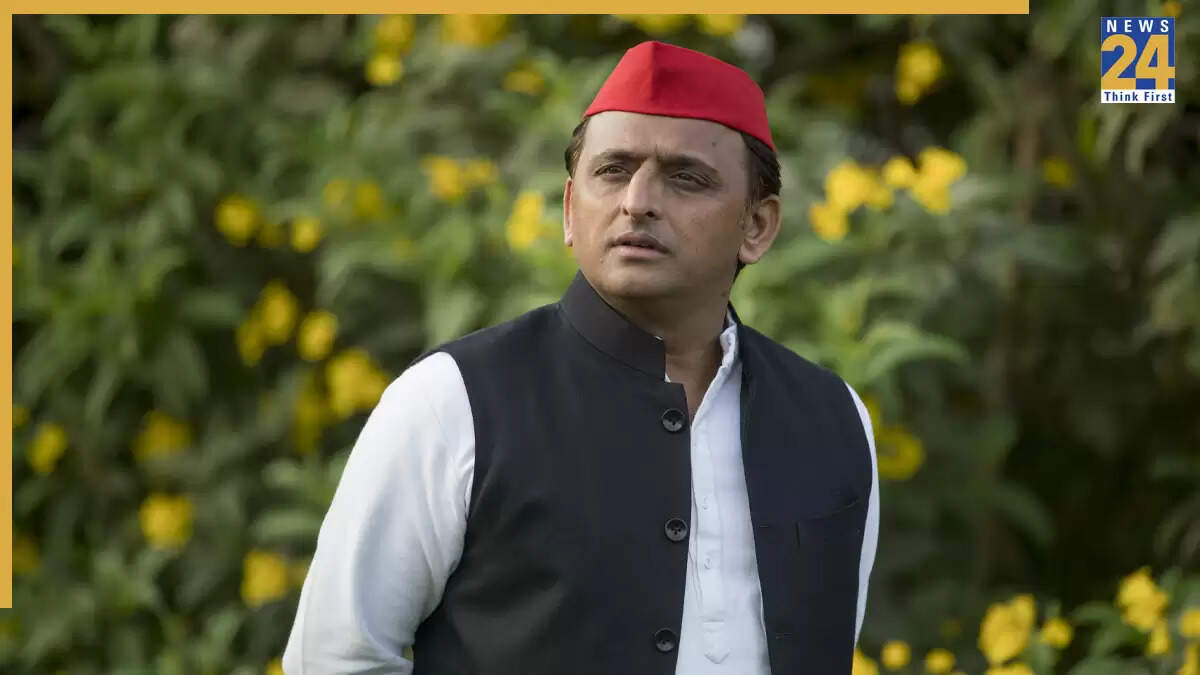 अखिलेश यादव ने योगी सरकार पर पलायन के प्रोपेगेंडा का आरोप लगाया