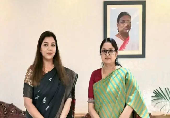 डिजिटल स्पेस को सुरक्षित बनाने की मांग: डॉ. प्रियंका मौर्य की केंद्रीय मंत्री से मुलाकात