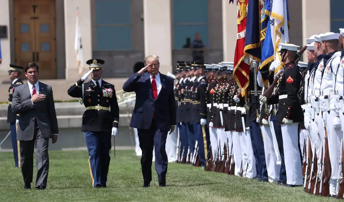 अमेरिका की सैन्य क्षमता पर संकट: ईरान के खिलाफ अभियान में हथियारों की कमी