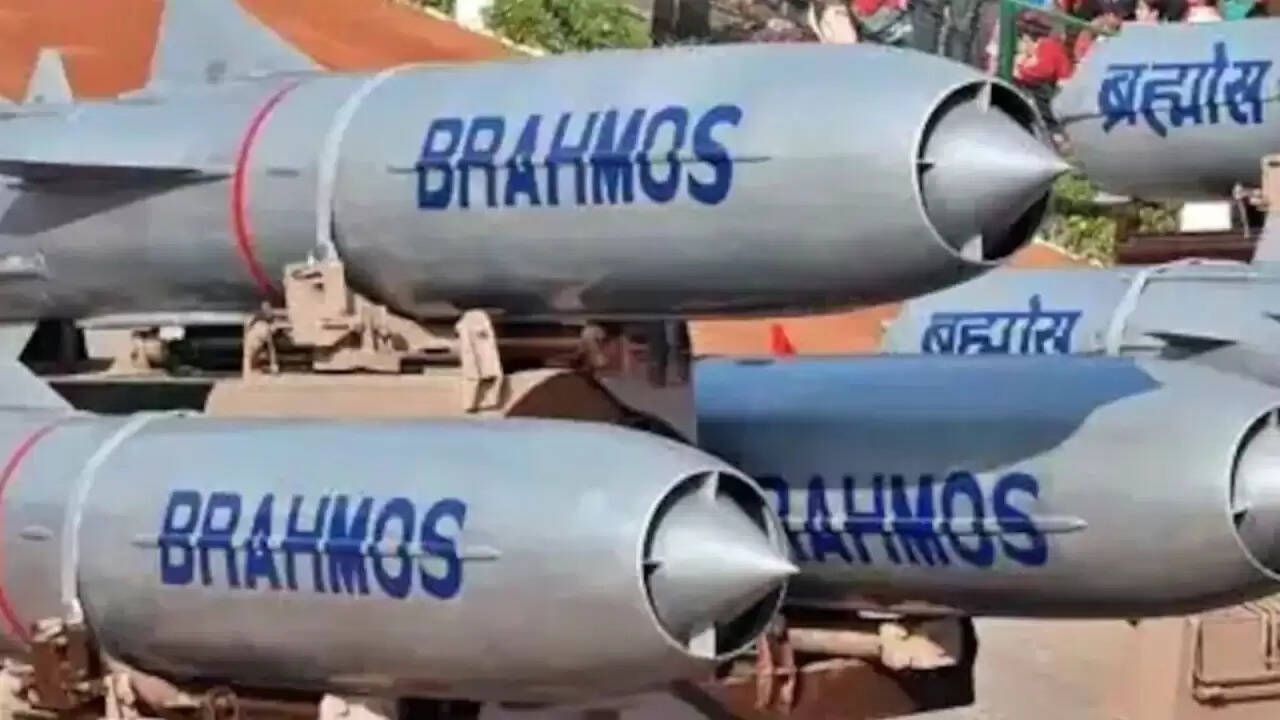 प्रधानमंत्री मोदी की कड़ी चेतावनी: ब्रह्मोस मिसाइलों ने पाकिस्तान की नींद उड़ा दी