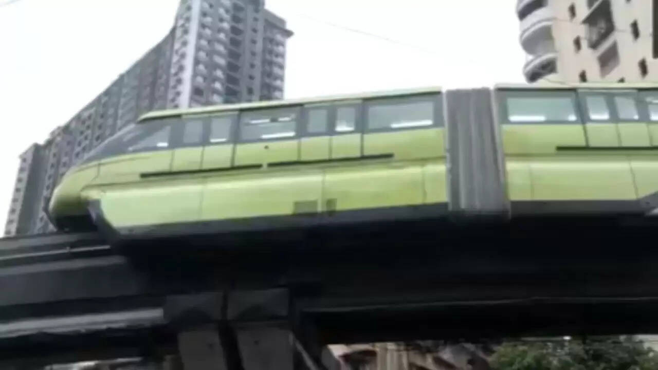 Mumbai Monorail Stops Amid Heavy Rain: All Passengers Rescued Safely