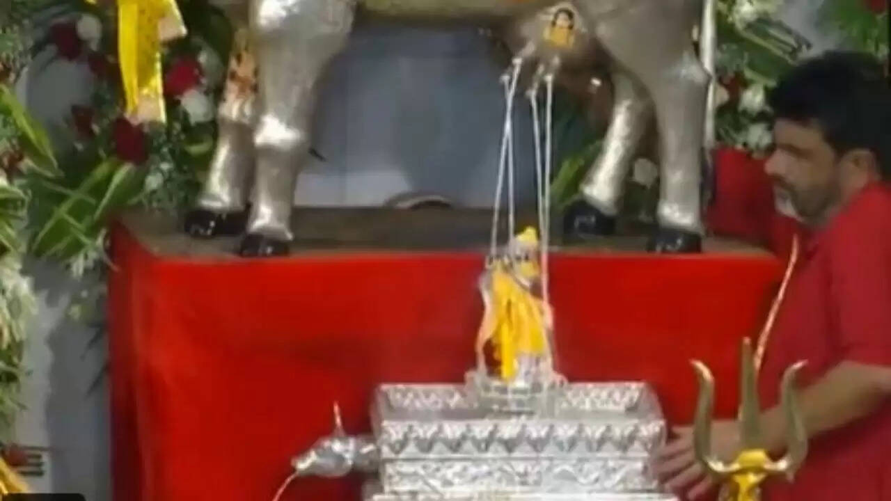 श्रीकृष्ण जन्माष्टमी: मथुरा और वृंदावन में भक्ति का अद्भुत माहौल