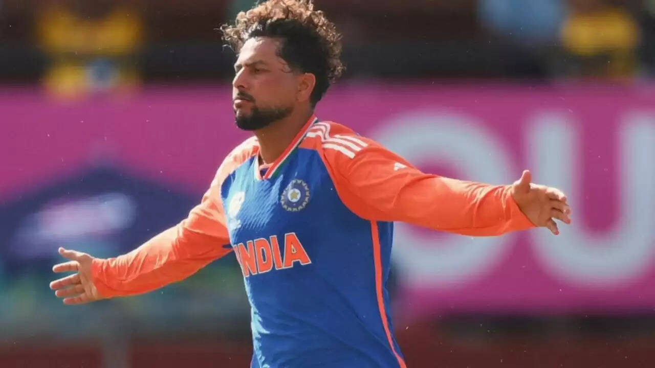 Asia Cup 2025: कुलदीप यादव ने तोड़ा जडेजा का रिकॉर्ड, बने सबसे सफल भारतीय गेंदबाज