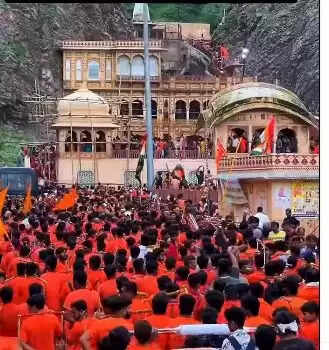 सावन में गलता मंदिर में भक्तों की उमड़ी भीड़