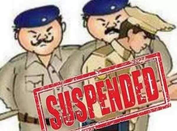 यातायात उपनिरीक्षक समेत तीन पुलिस कर्मी निलंबित, आठ लाइन हाजिर