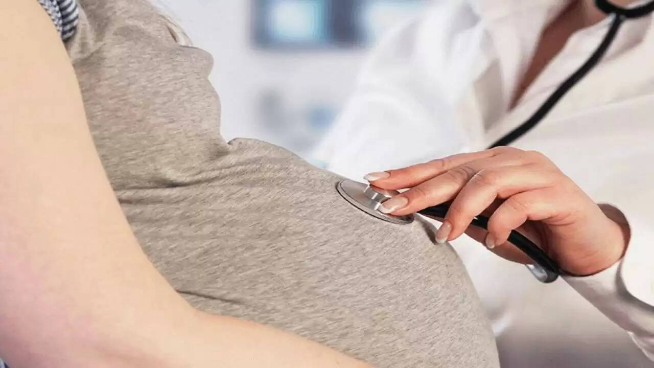 50 वर्षीय सिस्टर जिन की अनोखी प्रेम कहानी: प्यार की उम्र नहीं होती
