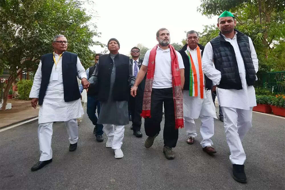 बिहार में कांग्रेस का अकेला दौरा, महागठबंधन में खींचतान जारी