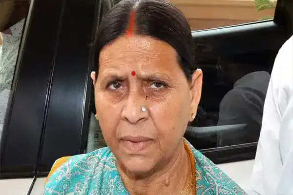 राबड़ी देवी को सरकारी आवास खाली करने का नोटिस, बिहार की राजनीति में हलचल
