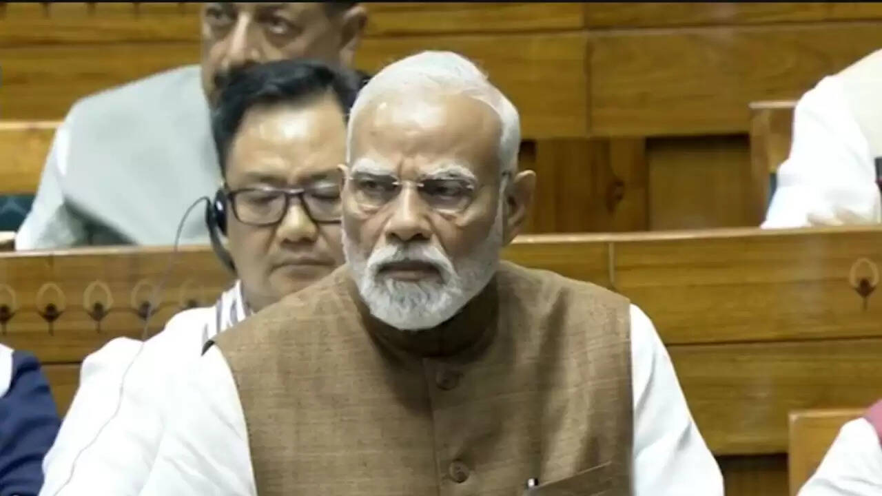 प्रधानमंत्री मोदी का विपक्ष पर हमला: ऑपरेशन महादेव पर उठे सवाल