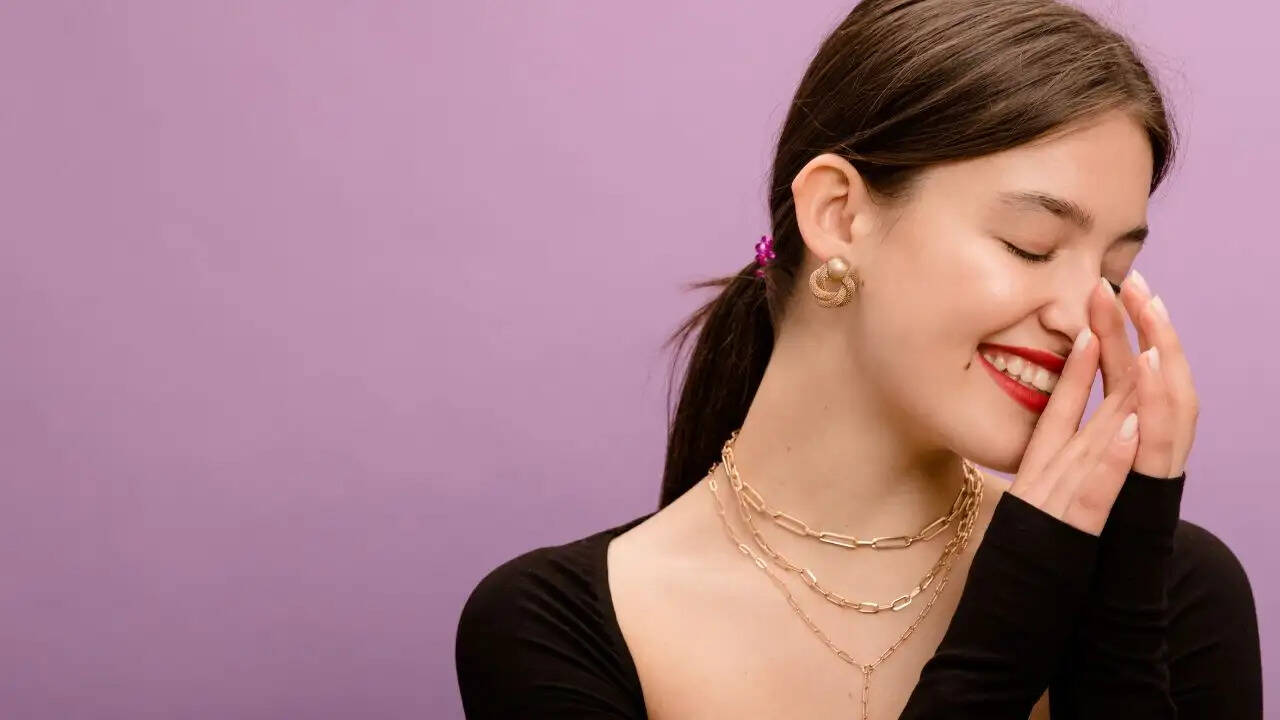 हल्की और ट्रेंडी ज्वेलरी: हर महिला की पसंद