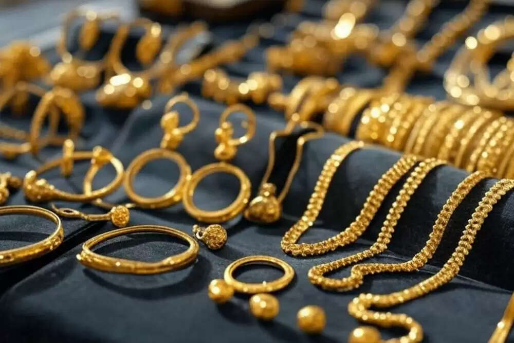 सोने और चांदी की कीमतें नई ऊंचाइयों पर पहुंची