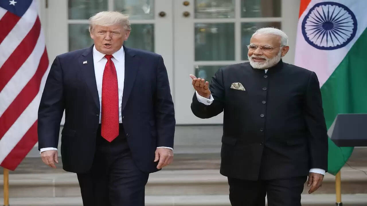 डोनाल्ड ट्रंप का भारत के प्रति नया दृष्टिकोण: पीएम मोदी की प्रशंसा और टैरिफ में बदलाव