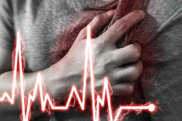 दिल की सेहत के लिए योगासन: युवा पीढ़ी को ध्यान में रखते हुए
