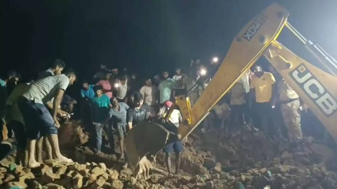 धनबाद में बारिश के दौरान मकान गिरने से तीन बच्चों की मौत