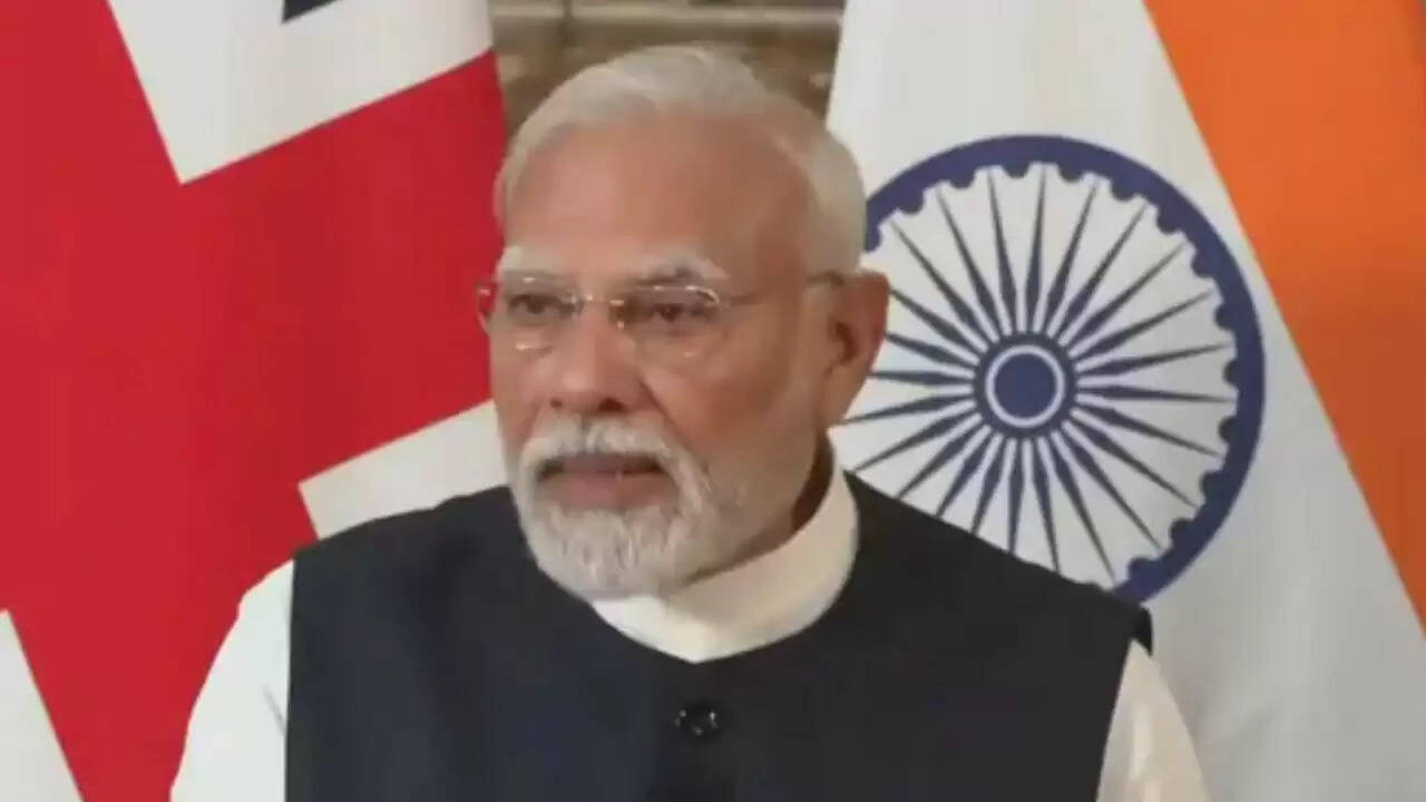 भारत और यूके के बीच ऐतिहासिक फ्री ट्रेड एग्रीमेंट: पीएम मोदी ने दी आतंकवाद पर चेतावनी