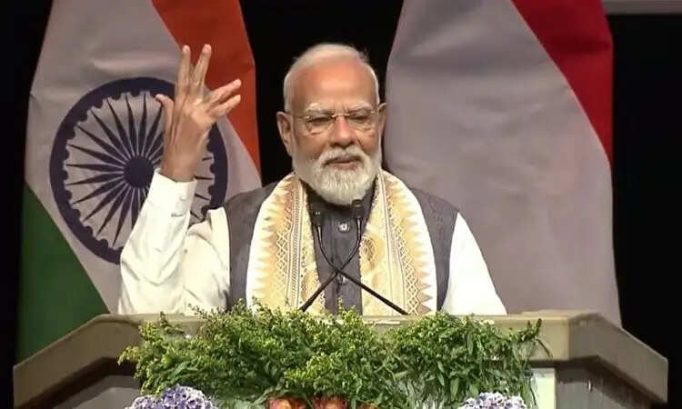 प्रधानमंत्री मोदी का नीदरलैंड में प्रवासी समुदाय को संबोधन