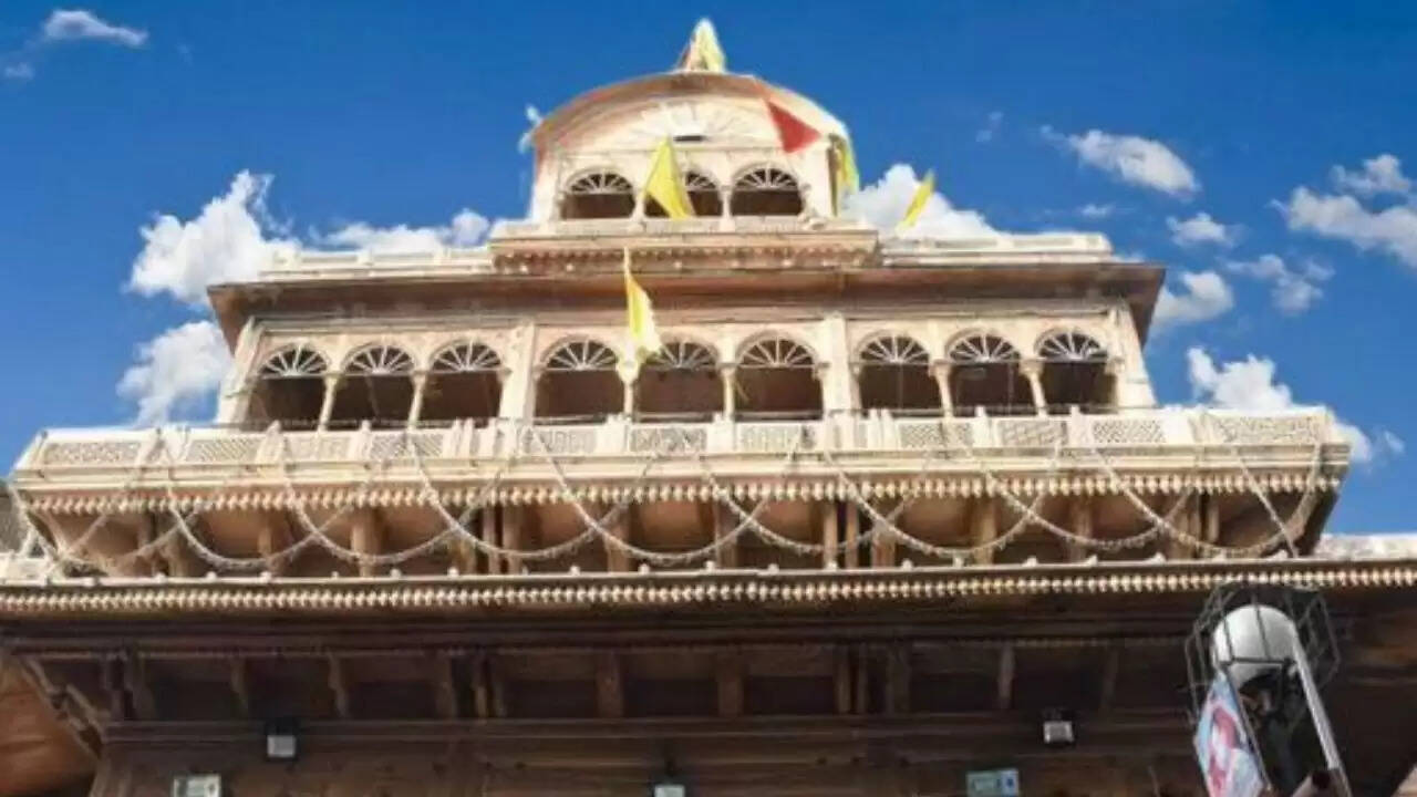 बांके बिहारी मंदिर कॉरिडोर योजना: विवाद और सुरक्षा उपाय