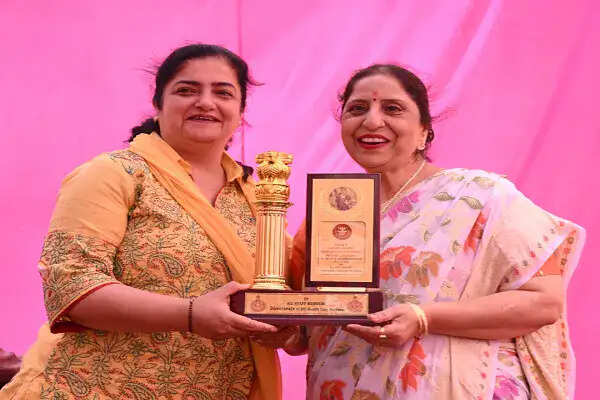 हरियाणा ईएसआई हेल्थ केयर की पहली असिस्टेंट डायरेक्टर नर्सिंग रीता शर्मा का प्रेरणादायक सफर