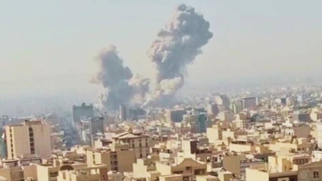 तेहरान में धमाकों से मची खलबली: अमेरिका-ईरान तनाव की नई परतें