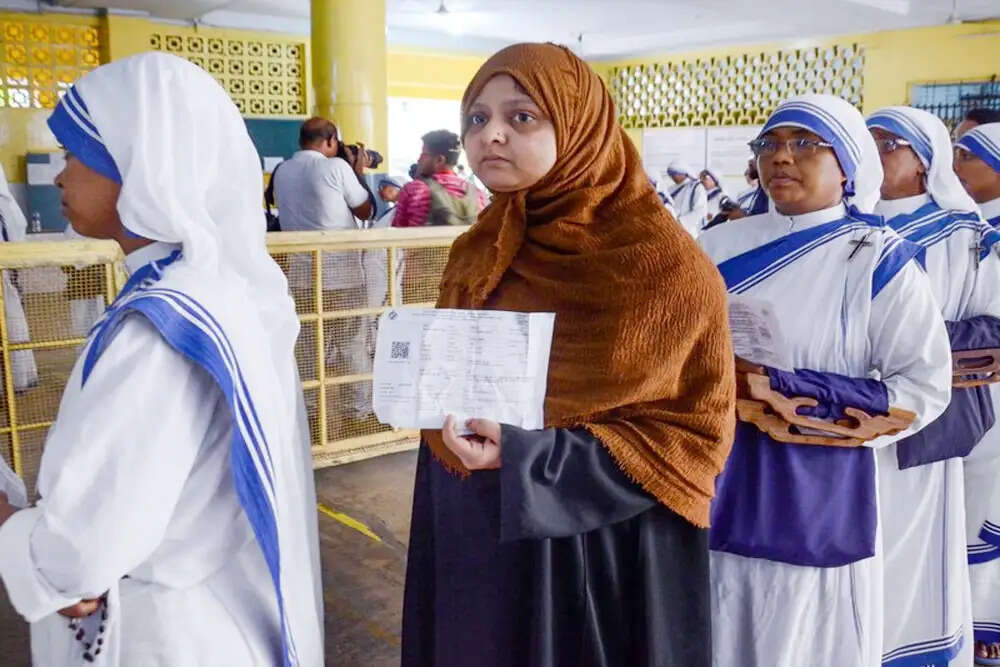 पश्चिम बंगाल विधानसभा चुनाव: दूसरे चरण में मतदान का उत्साह