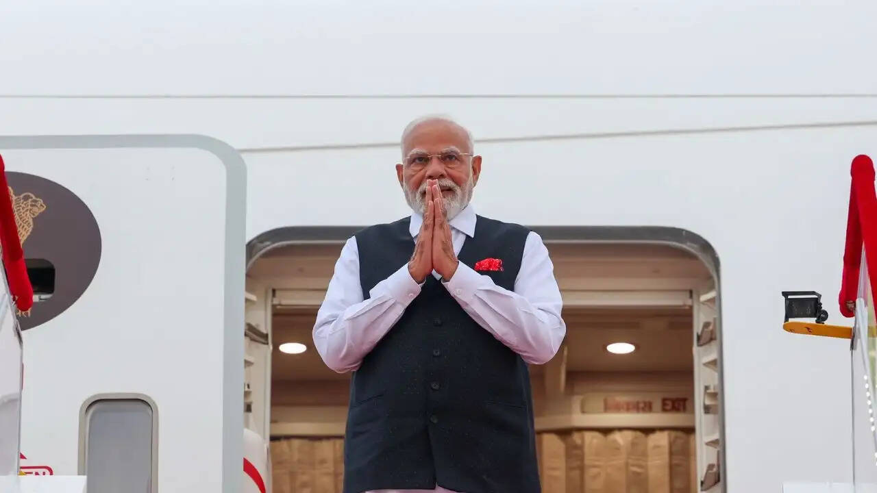 प्रधानमंत्री मोदी ने 51,000 युवाओं को दी नौकरी, कहा- 'राष्ट्र निर्माण में निभाएं महत्वपूर्ण भूमिका'
