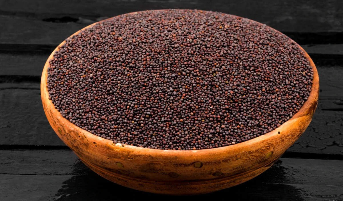 काली सरसों से नकारात्मकता दूर करने का सरल उपाय