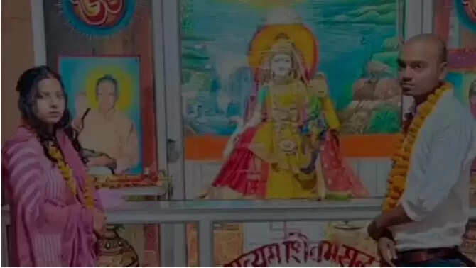 यूपी में सिपाही ने पत्नी की हत्या की, 14 दिन पहले हुई थी शादी