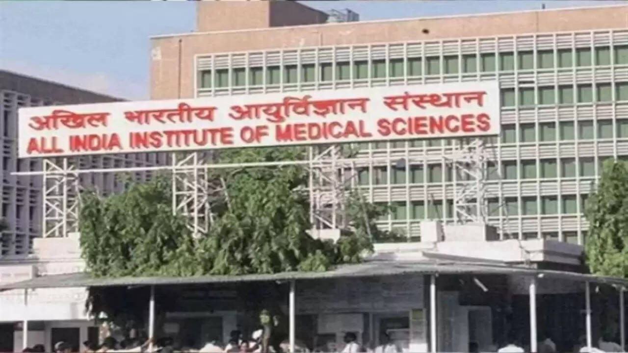 AIIMS से डॉक्टरों का पलायन: क्या है इसके पीछे की असली वजहें?