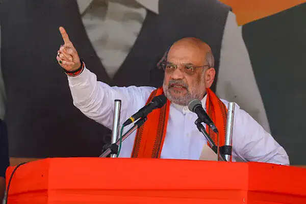 अमित शाह की सख्त चेतावनी: अवैध घुसपैठियों के खिलाफ कड़े कदम
