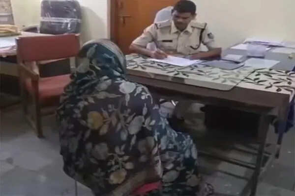 उज्जैन में महिला ने बेटे के होने वाले समधी के साथ भागकर सबको चौंकाया