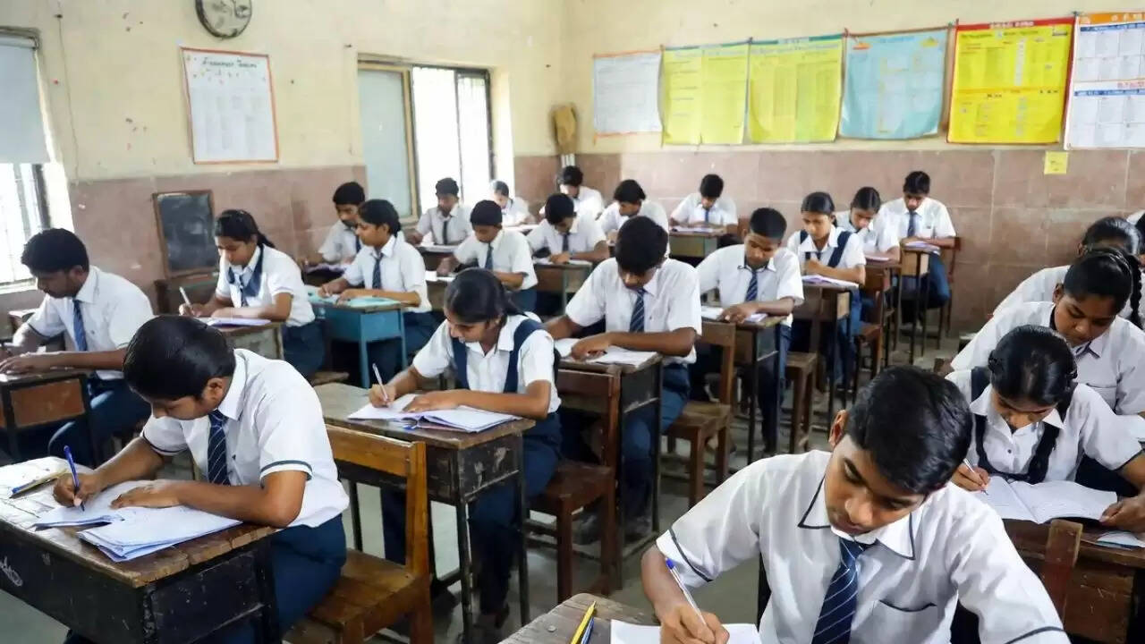 यूपी बोर्ड 2026 की परीक्षा केंद्रों की सूची जारी, छात्रों के लिए महत्वपूर्ण जानकारी