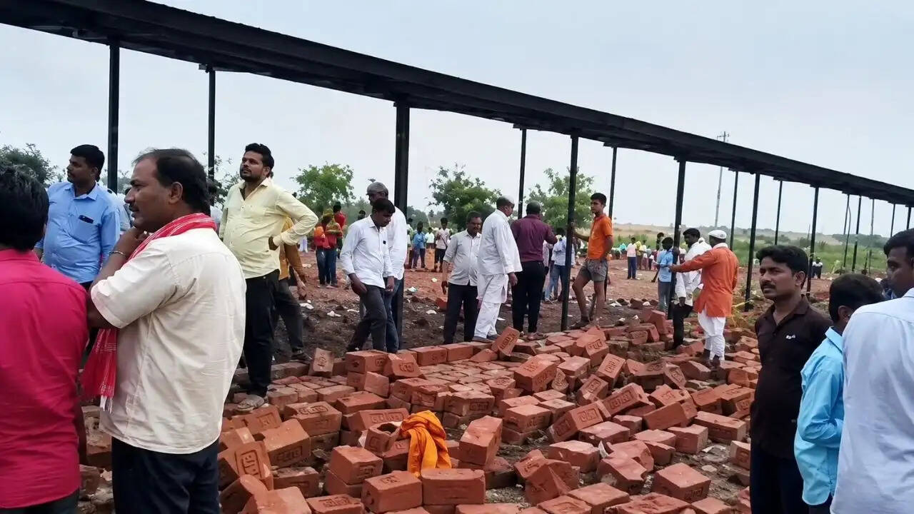 सांगली में मंदिर की दीवार गिरने से 6 की मौत, पीएम मोदी ने जताया दुख