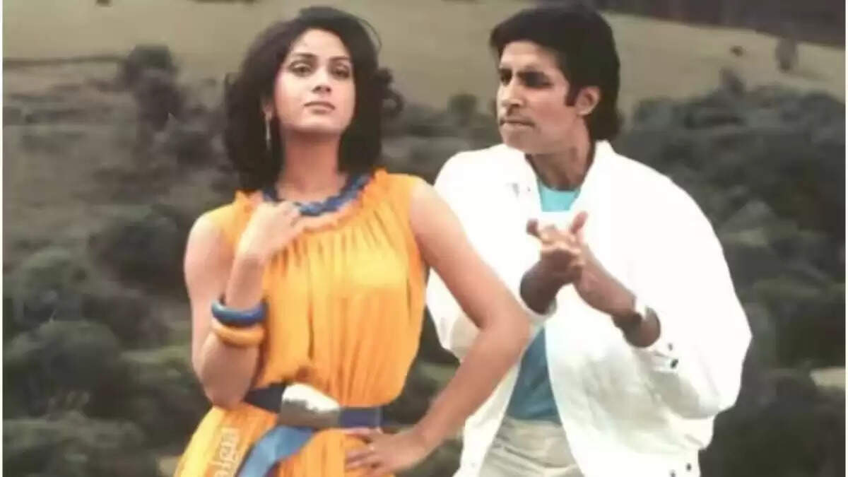 अमिताभ बच्चन और मीनाक्षी शेषाद्रि के बोल्ड सीन ने मचाई हलचल