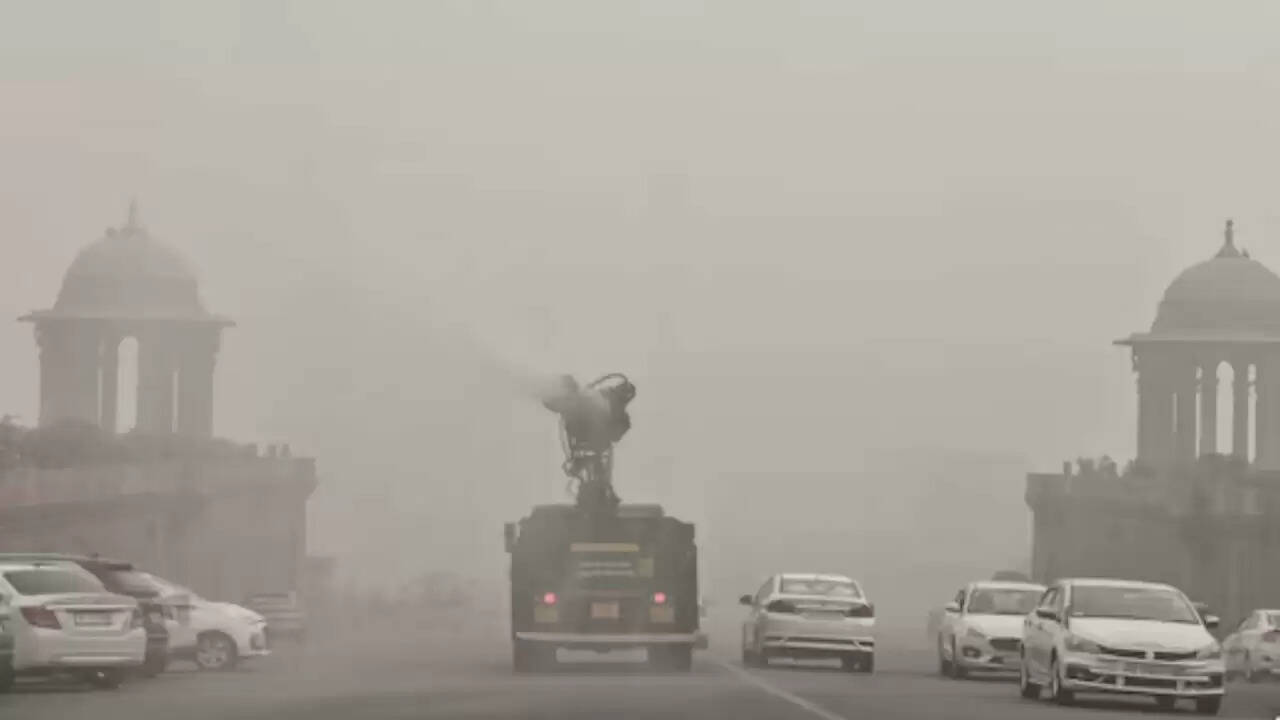 दिल्ली में प्रदूषण की स्थिति: तकनीकी गड़बड़ी से प्रभावित AQI डेटा