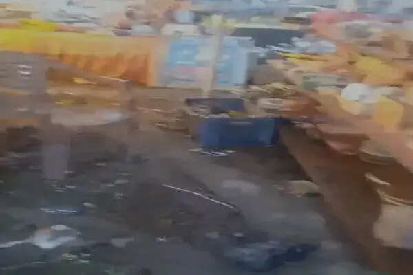काठगढ़ में बारिश से दुकान में पानी भरने से हुआ भारी नुकसान
