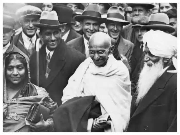 महात्मा गांधी के चश्मे की नीलामी: करोड़ों में बिका ऐतिहासिक सामान