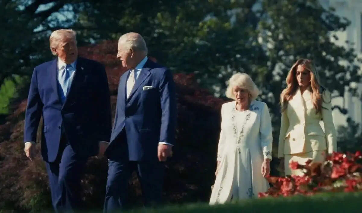 महाराजा चार्ल्स तृतीय ने डोनाल्ड ट्रंप को भेंट की ऐतिहासिक घंटी