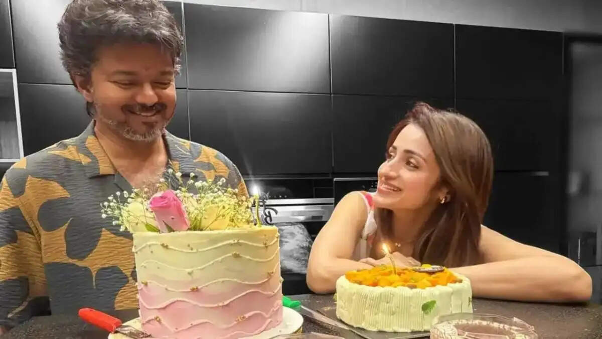 त्रिशा कृष्णन ने थलापति विजय के जन्मदिन पर प्यार बरसाया: ब्रेकअप की अफवाहों का अंत!