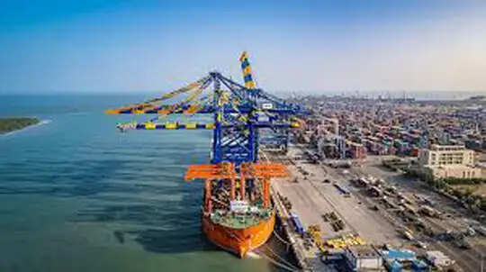 भारतीय बंदरगाहों की वैश्विक आपूर्ति श्रृंखलाओं में महत्वपूर्ण भूमिका