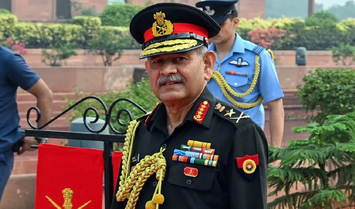 सेना प्रमुख जनरल द्विवेदी ने रीवा में युद्ध के भविष्य पर चर्चा की