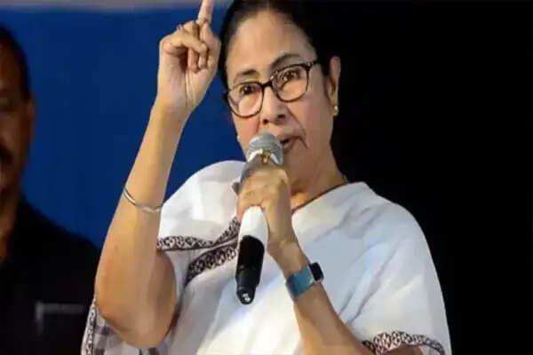 TMC में बगावत की आशंका, BJP से संपर्क में 12 सांसद