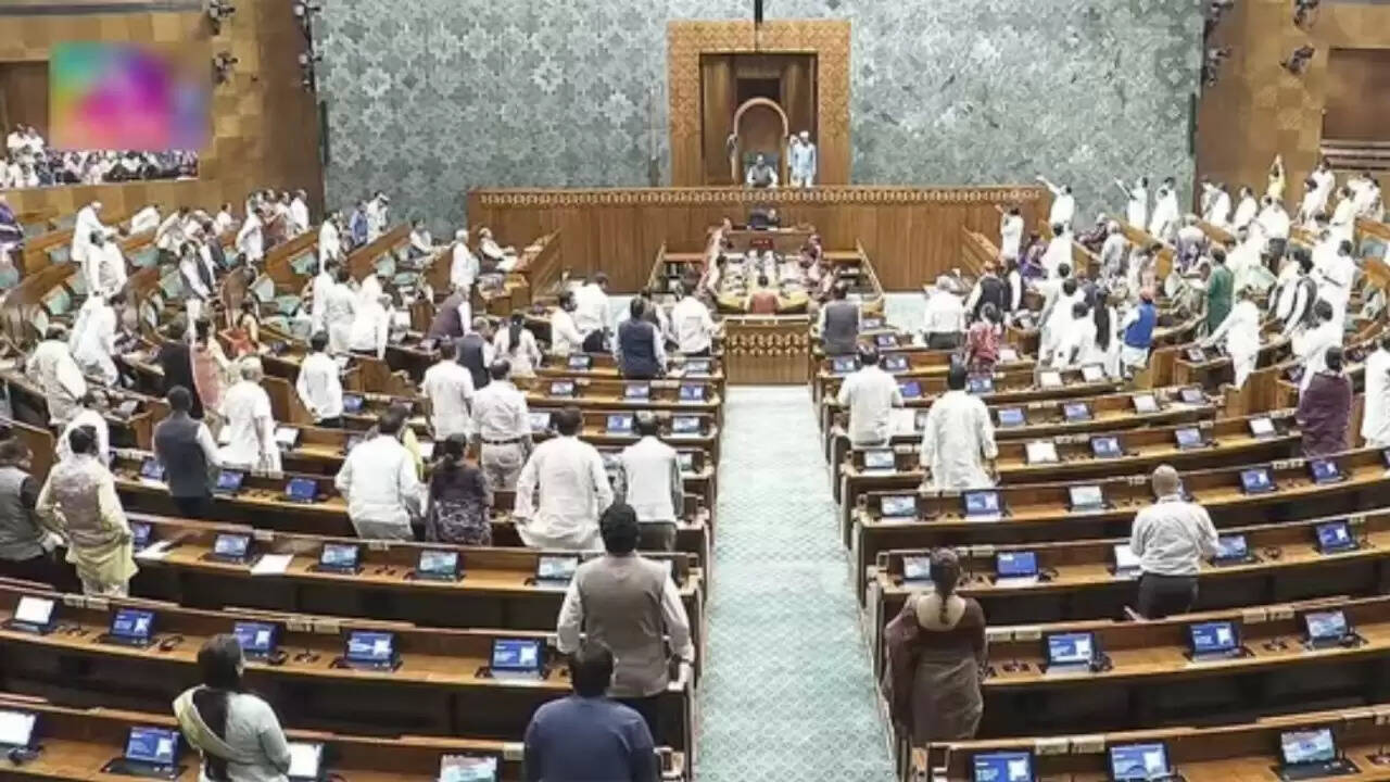 भारत के ऑपरेशन सिंदूर पर लोकसभा में गरमागरम बहस: क्या है विपक्ष का सवाल?