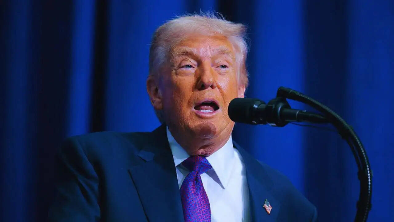 डोनाल्ड ट्रंप का नया 10% ग्लोबल टैरिफ: क्या है इसका प्रभाव?