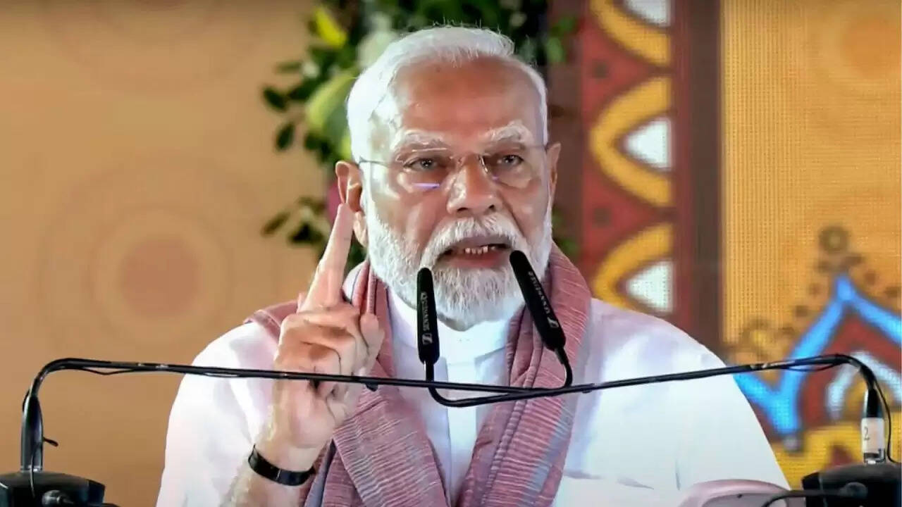 PM मोदी का गया दौरा: विकास योजनाओं के साथ विपक्ष पर तीखा हमला